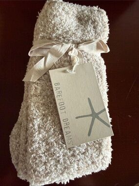 Barefoot Dreams Plush Cream Cozy Socks with Tag